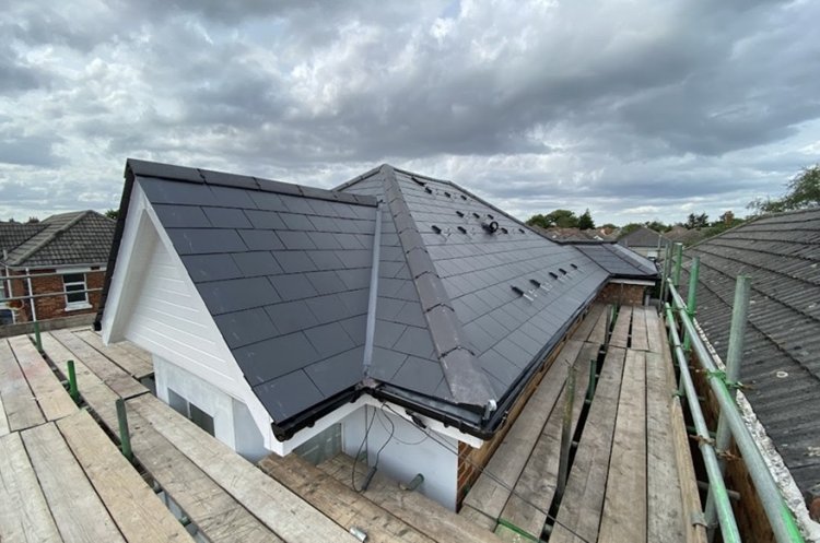 Why Choose a Tiled Roof in Poole? Benefits & Considerations