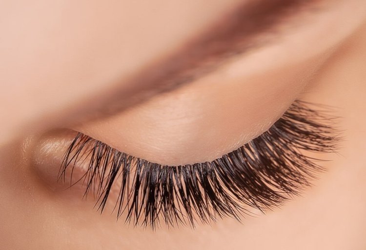 The Role of Biotin in Eyelash Growth