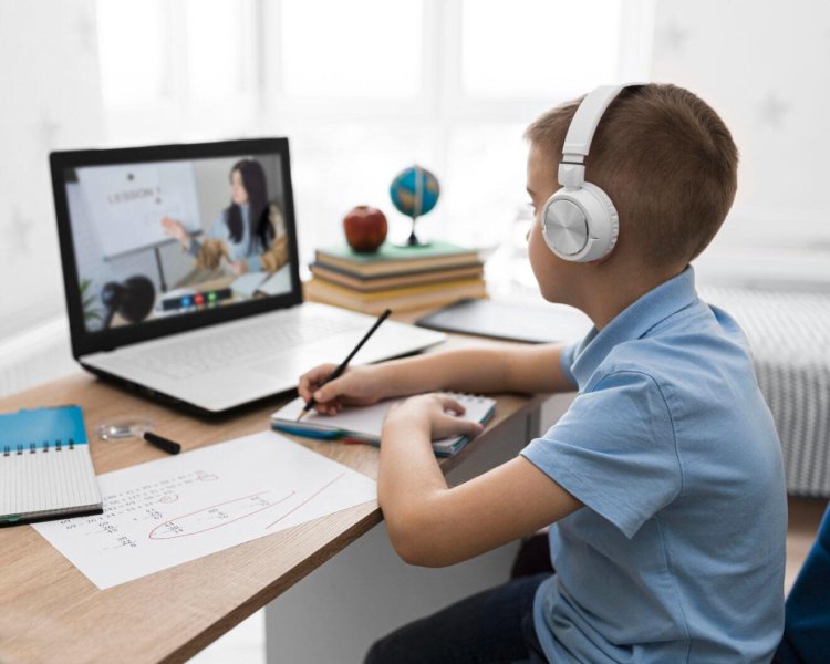 Is K-12 Online Schooling the Future of Education? What Parents Need to Know